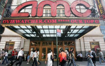 Chinese Firm Makes $1.1B Deal to Become America’s Biggest Movie Chain Chinese Firm Makes $1.1B Deal to Become America’s Biggest Movie Chain